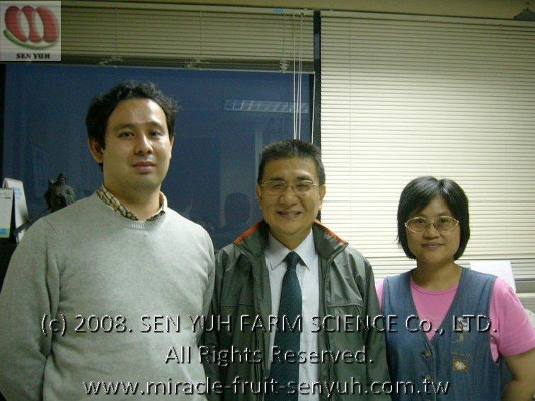 Mitsuharu Shimamura, NCKU professor, and Mei-ling Lin